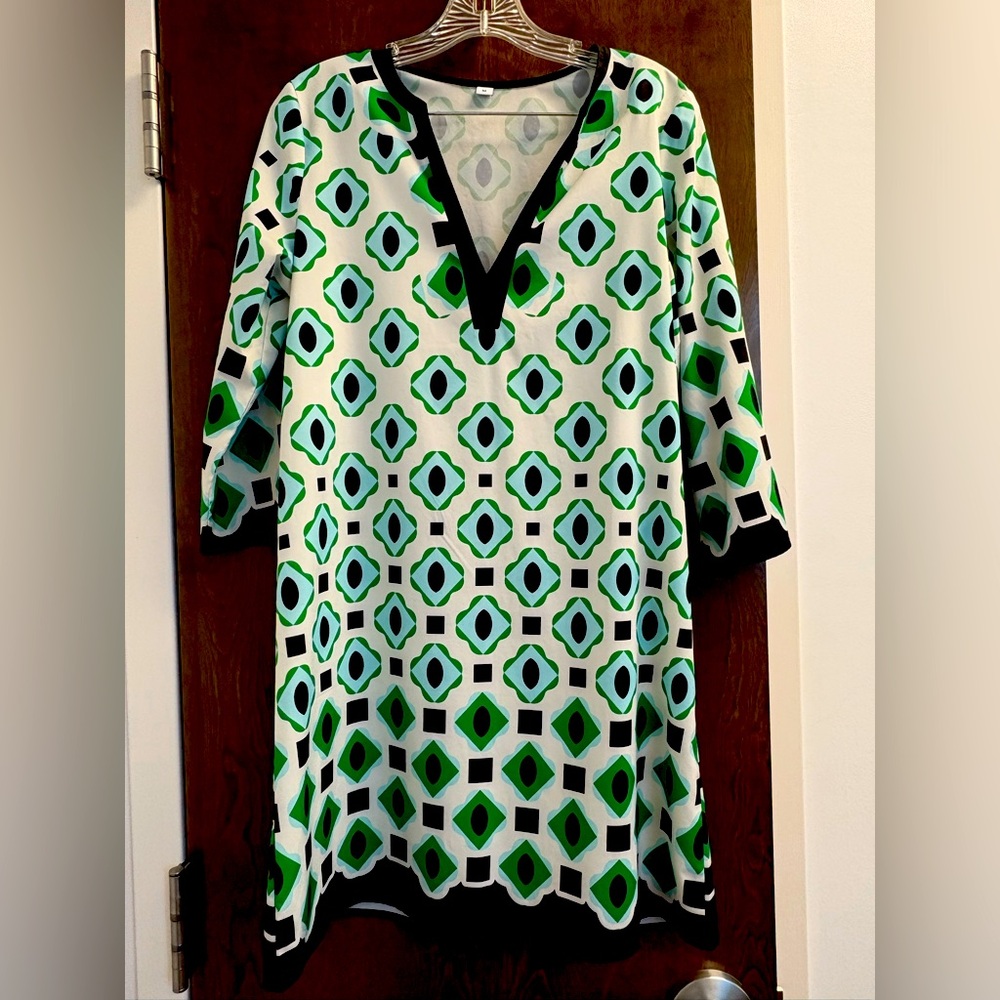 Capatee Printed Tunic Shift Dress Size Medium Teal, Green, Black